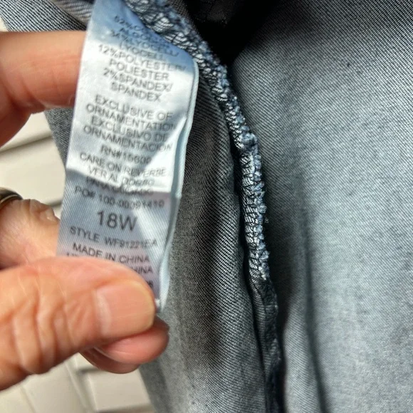 Blue Jeans by Democracy Size 18W Boot Cut - Picture 8 of 8